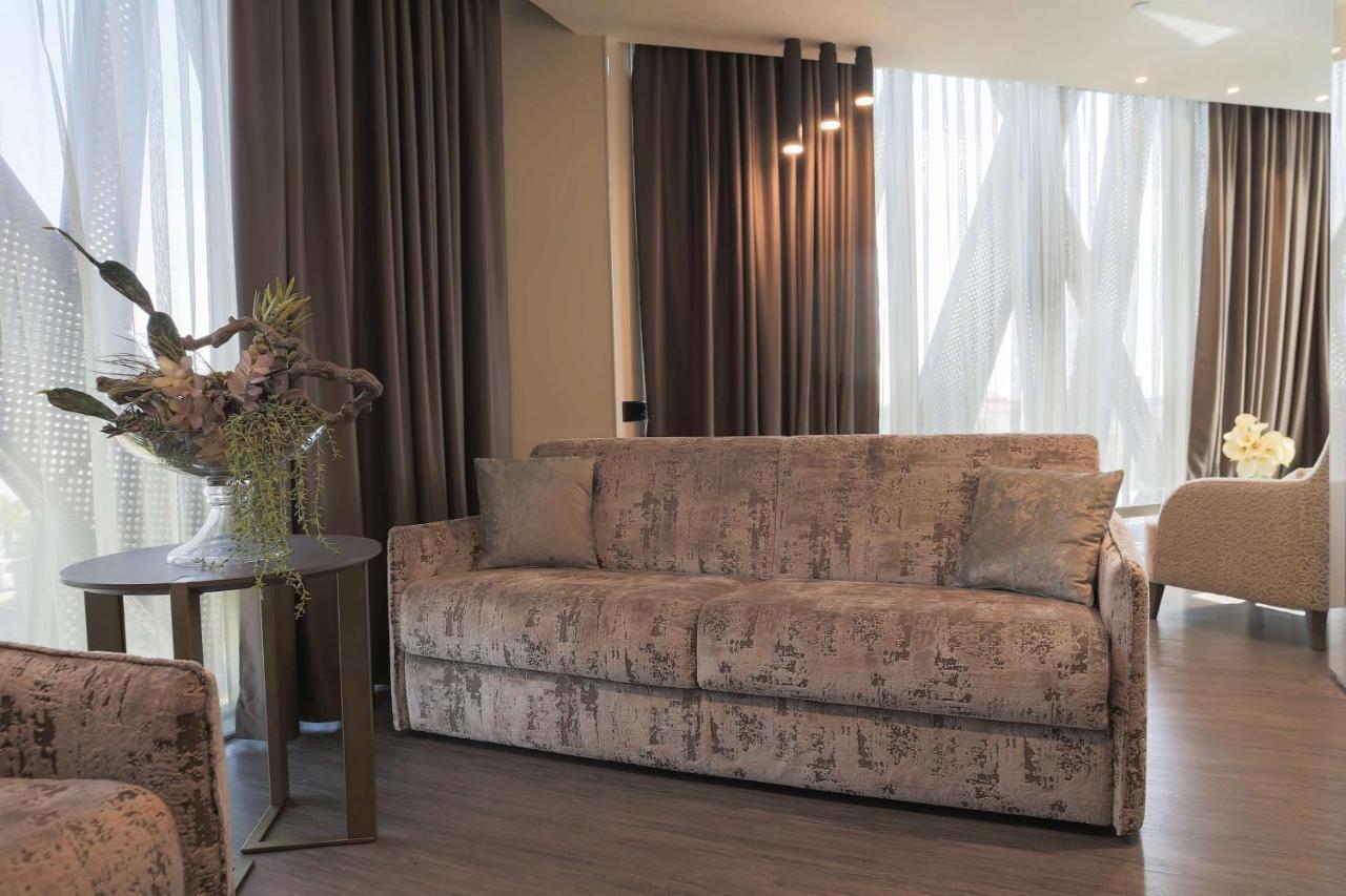 The Legacy Luxury Hotel, Algeri Esterno foto